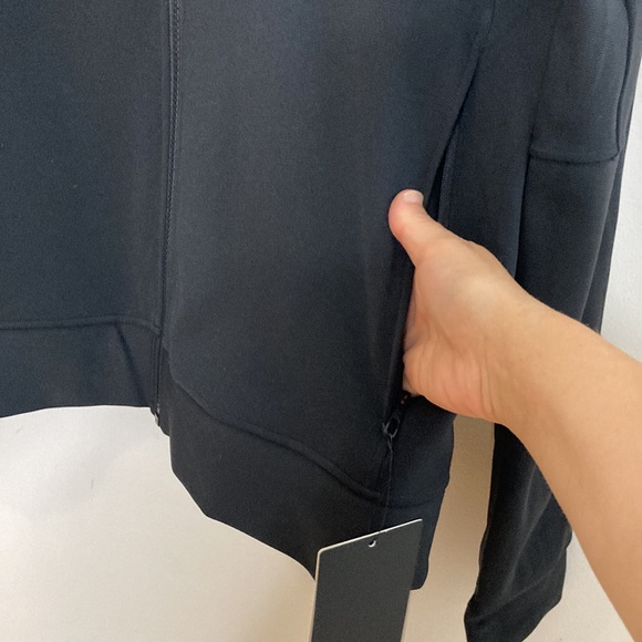 New Lululemon Sojourn Jacket Mens XXL Black Warpstreme Classic Fit Queens Logo - Picture 6 of 16